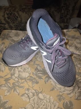 New Balance Women's Gray/Purple Running Shoes Size 11